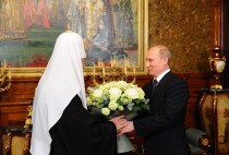 Владимир Путин лично поздравил Патриарха Кирилла с днем интронизации