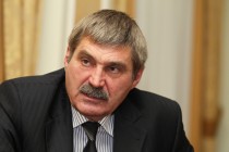По решению главы региона Сергей Комяков продолжит работу на посту председателя правительства Челябинской области