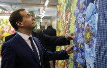 Медведев утвердил правила субсидирования лёгкой промышленности