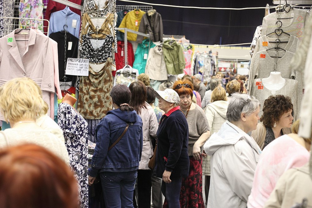 Выставка женской и мужской одежды в Челябинске.